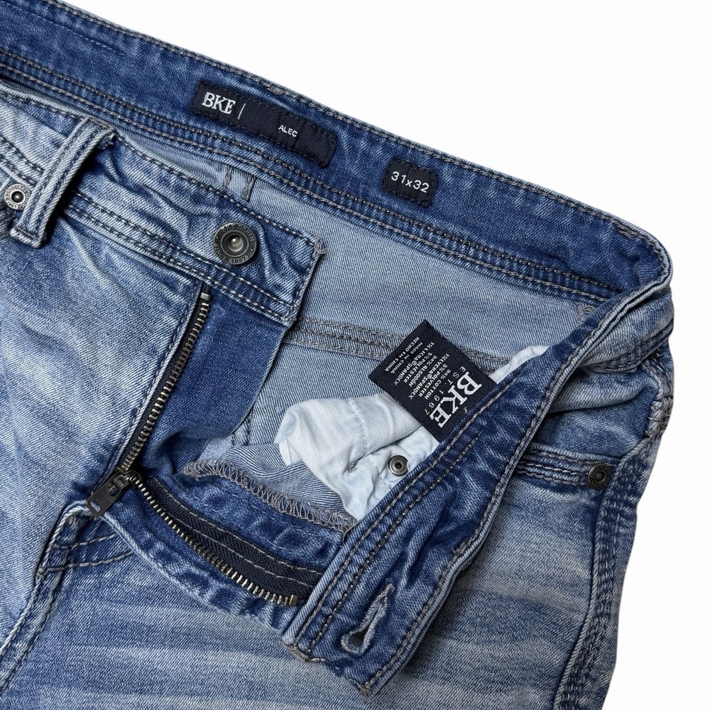 BKE Buckle Alec Jeans Mens 31x32 Straight Light Wash Denim Distressed Whiskered - Picture 3 of 10